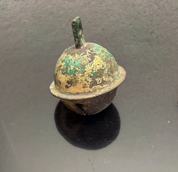 鍍金鈴